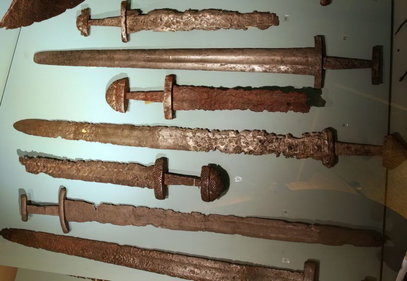 Examples of Spatha turning to Arming or Viking Sword