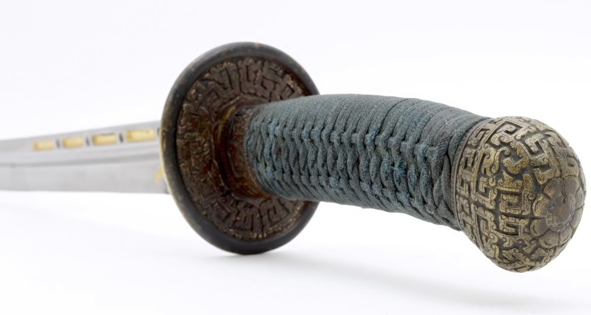 An Effortless Chinese Sword Handle Wrapping Guide