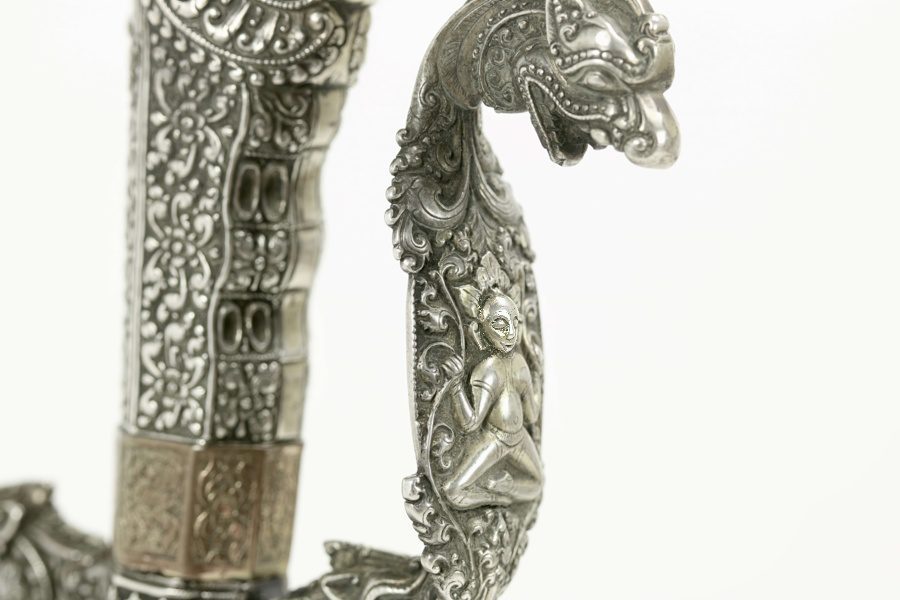 Knucle guard of a Sinhalese kasthane dated 1776